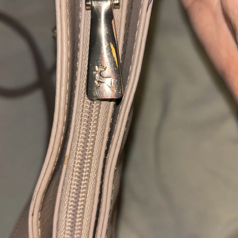 ASHWOOD BRAND DEEP PINK/TAUPE COLOR CROSSBODY WITH SIGNATURE DEER EMBLEM ON BAG Pink - Image 6