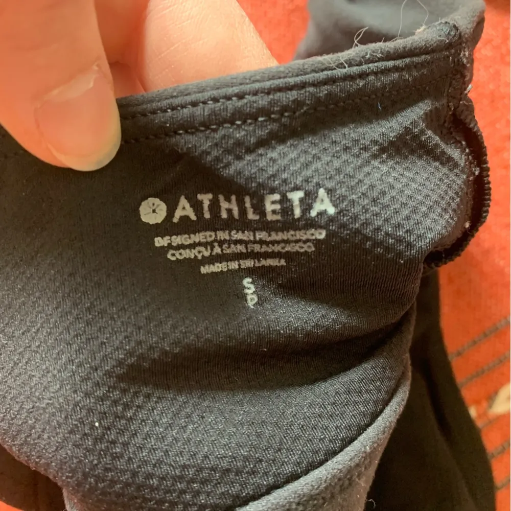 Athleta convertible sports bra - Image 4