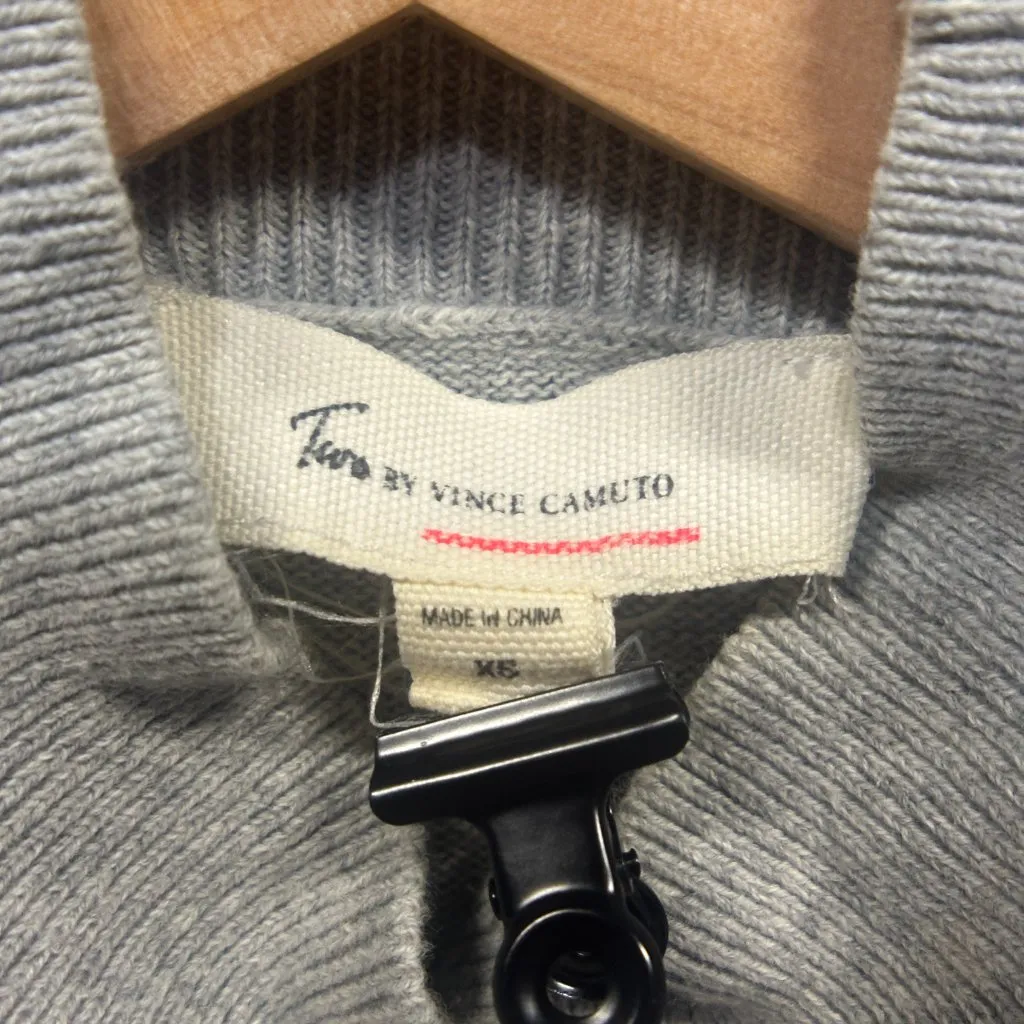 EUC Two By Vince Camuto Grey & White Long Sleeve Turtle Neck Size XS Gray - Image 14