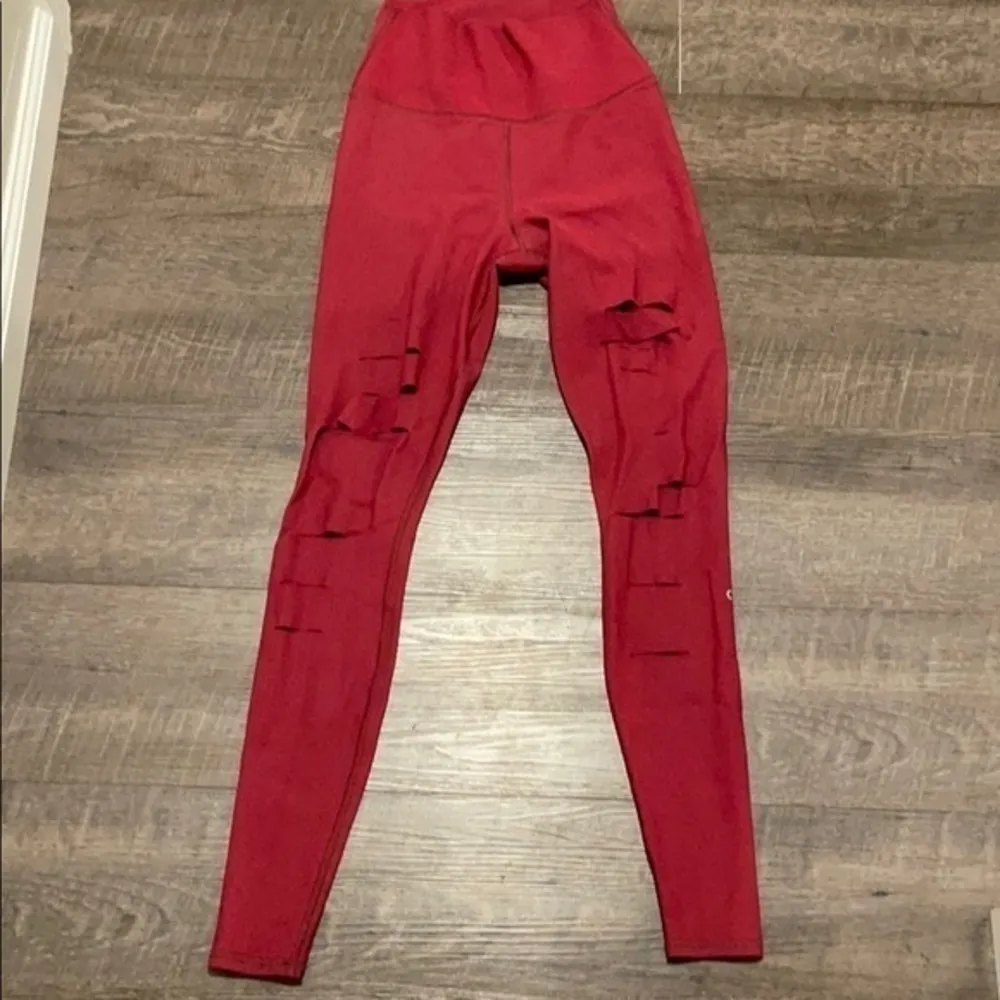 ALO  Warrior leggings Maroon - Image 3