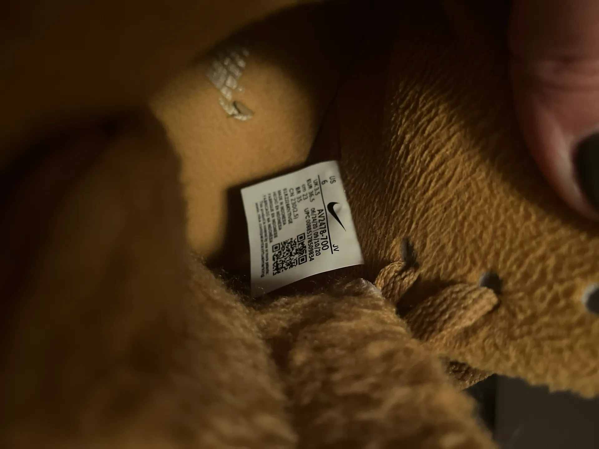 Nike Sneakers - Image 5