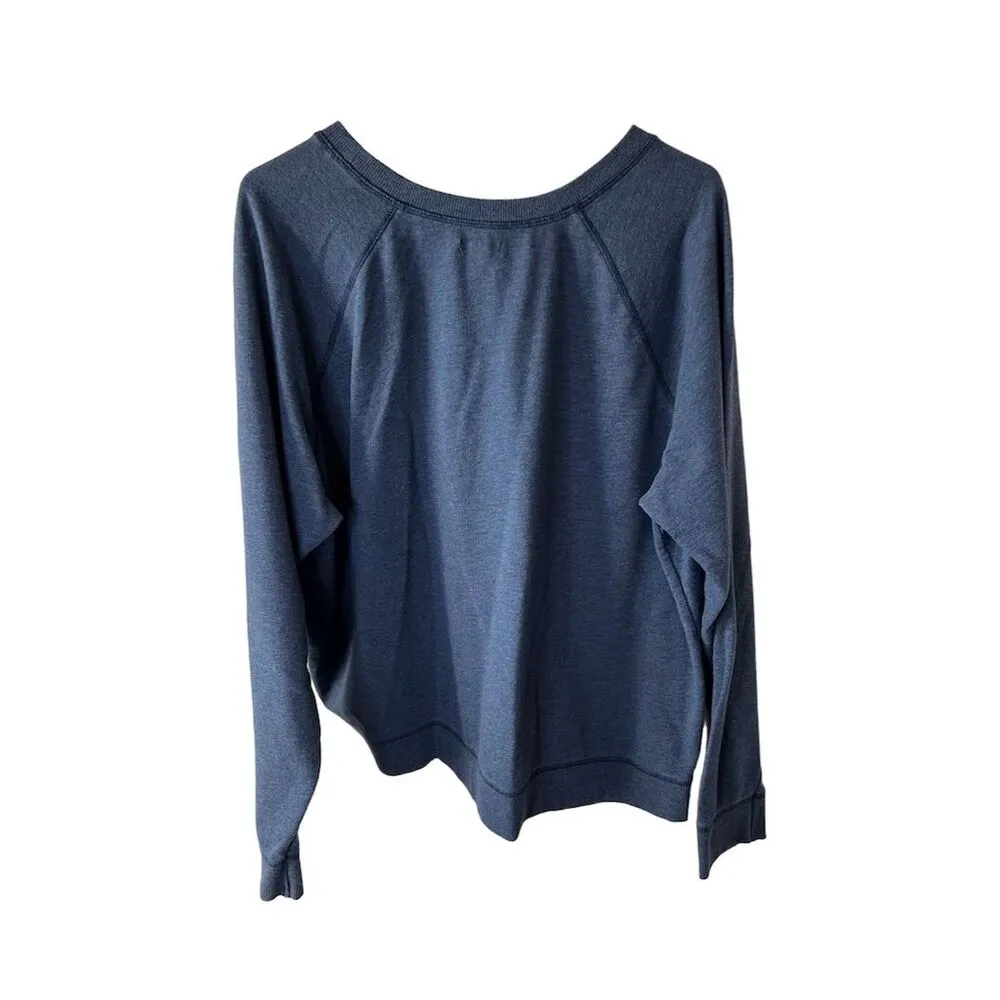 Old Navy Women's 2XL Blue Sweatshirt Polar Bear Graphic Pullover Casual - Image 3