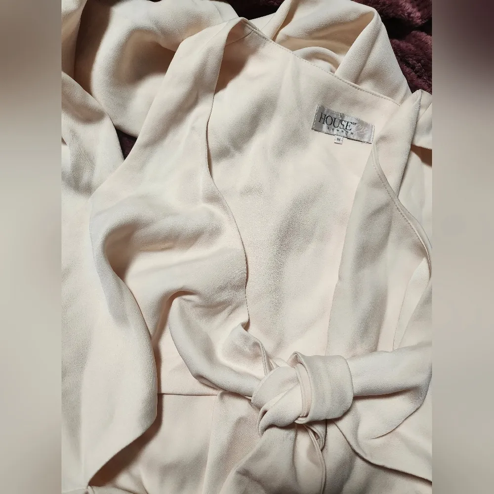 NWOT HOUSE OF CB 'Goya' Cream Crepe Knotted Front Jumpsuit Size M US 6-8 - Image 6