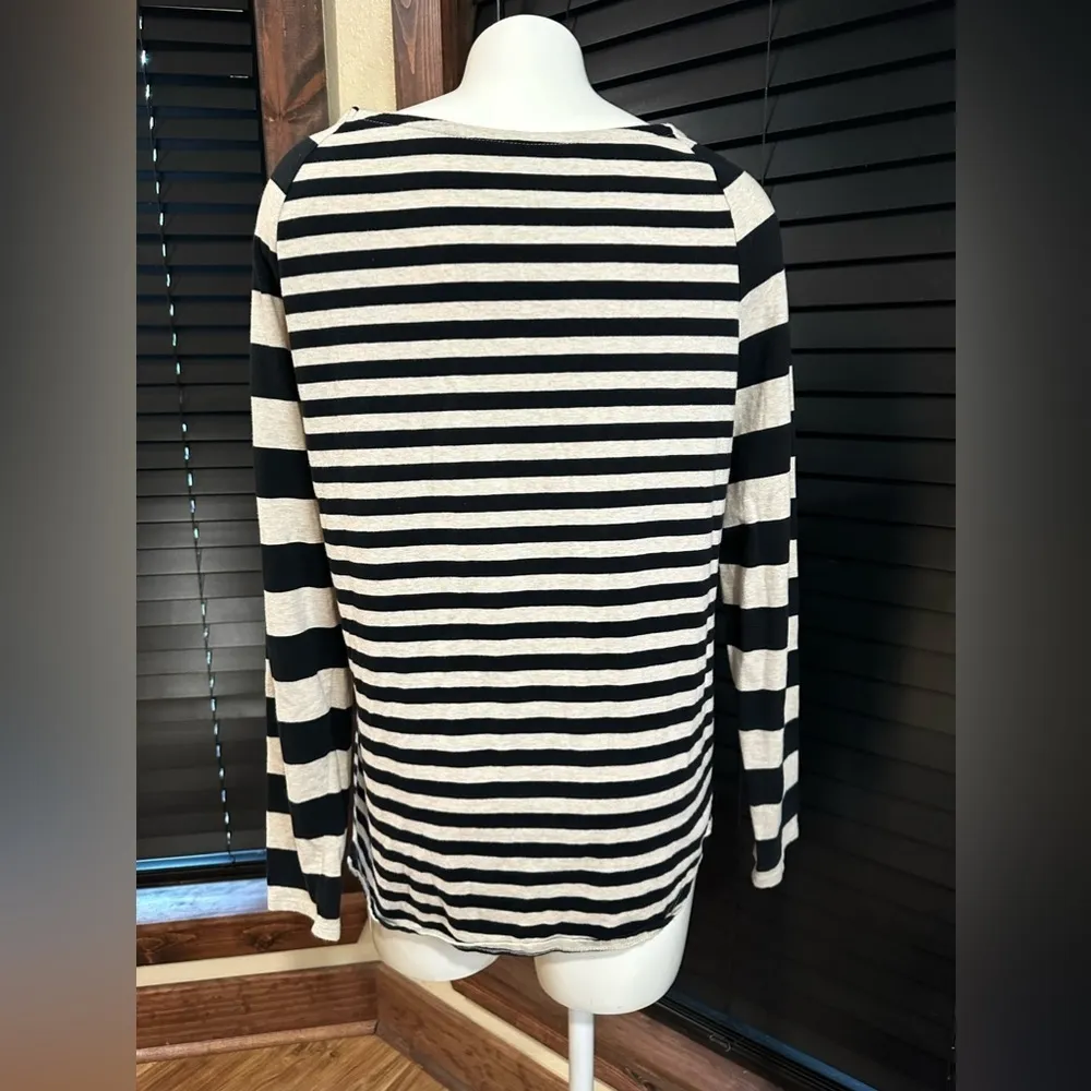 EUC Hannah unique striped shirt black and cream long sleeve Sz M deep round neck Size M - Image 4