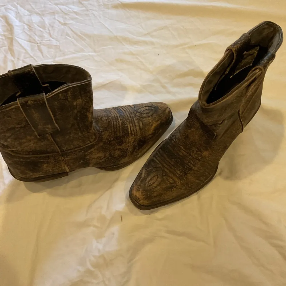 Roper Brown Ankle Booties with Rustic Charm Size 6.5 - Image 2