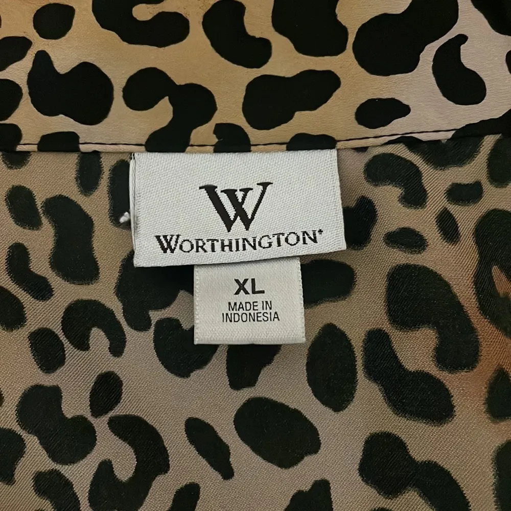 Worthington blouse woman’s cheetah print high neckline ruffle button top Sz XL - Image 2