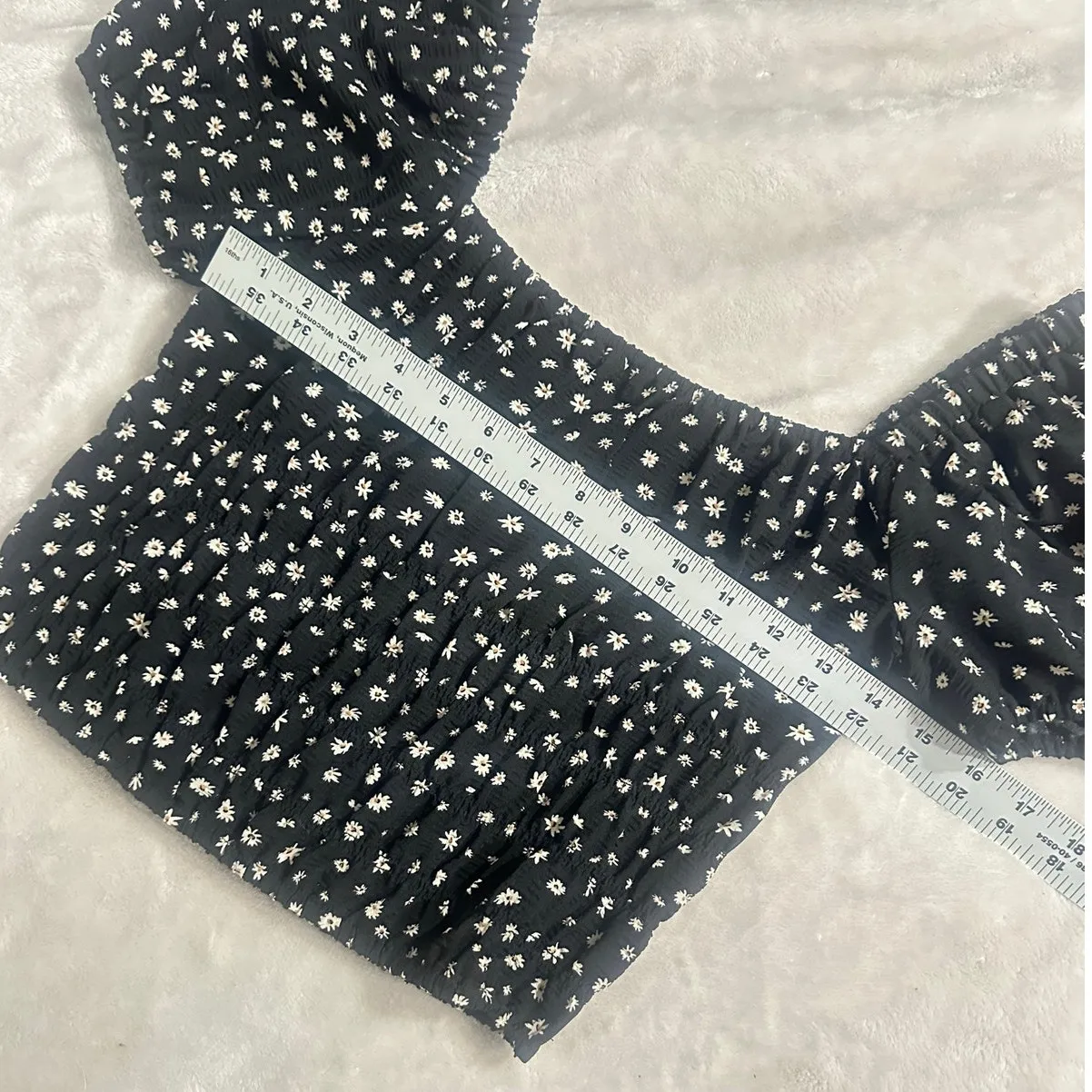 Elodie Crop Top Women Small Black White Floral Puff Sleeve Square Neck Smocked - Image 8