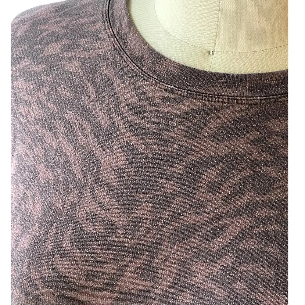 ATHLETA Studio To Street Smoked Almond Animal Print Activewear Top ~ Size MEDIUM - Image 7