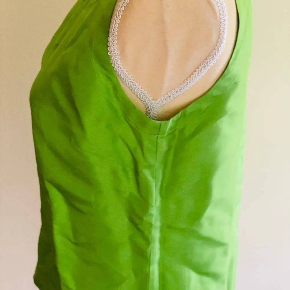 Bloomingdale’s lime green. 100% Silk/ Satin tank top. Size 6P. NWOT. Green - Image 5