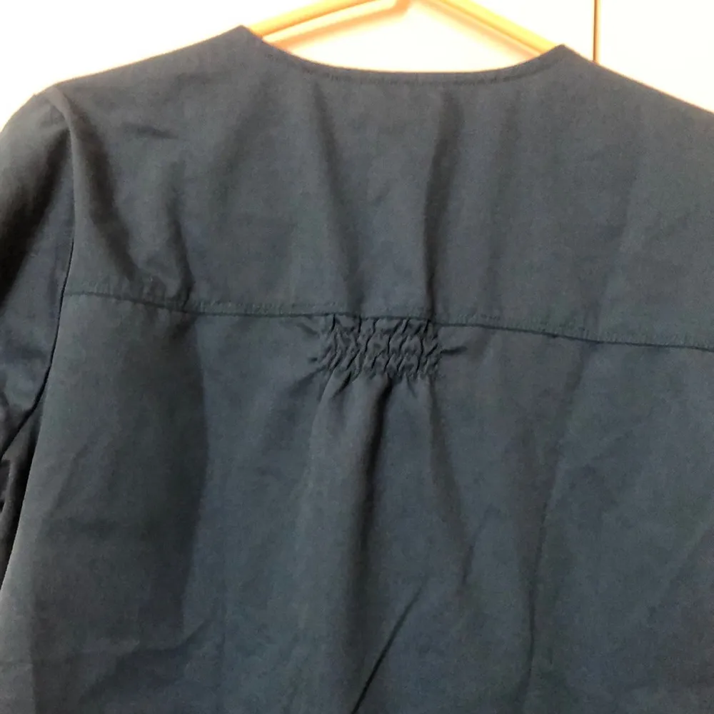 Grey’s Anatomy Professional Wear By Barco Ocean Blue Women’s Medium Scrub Top - Image 5