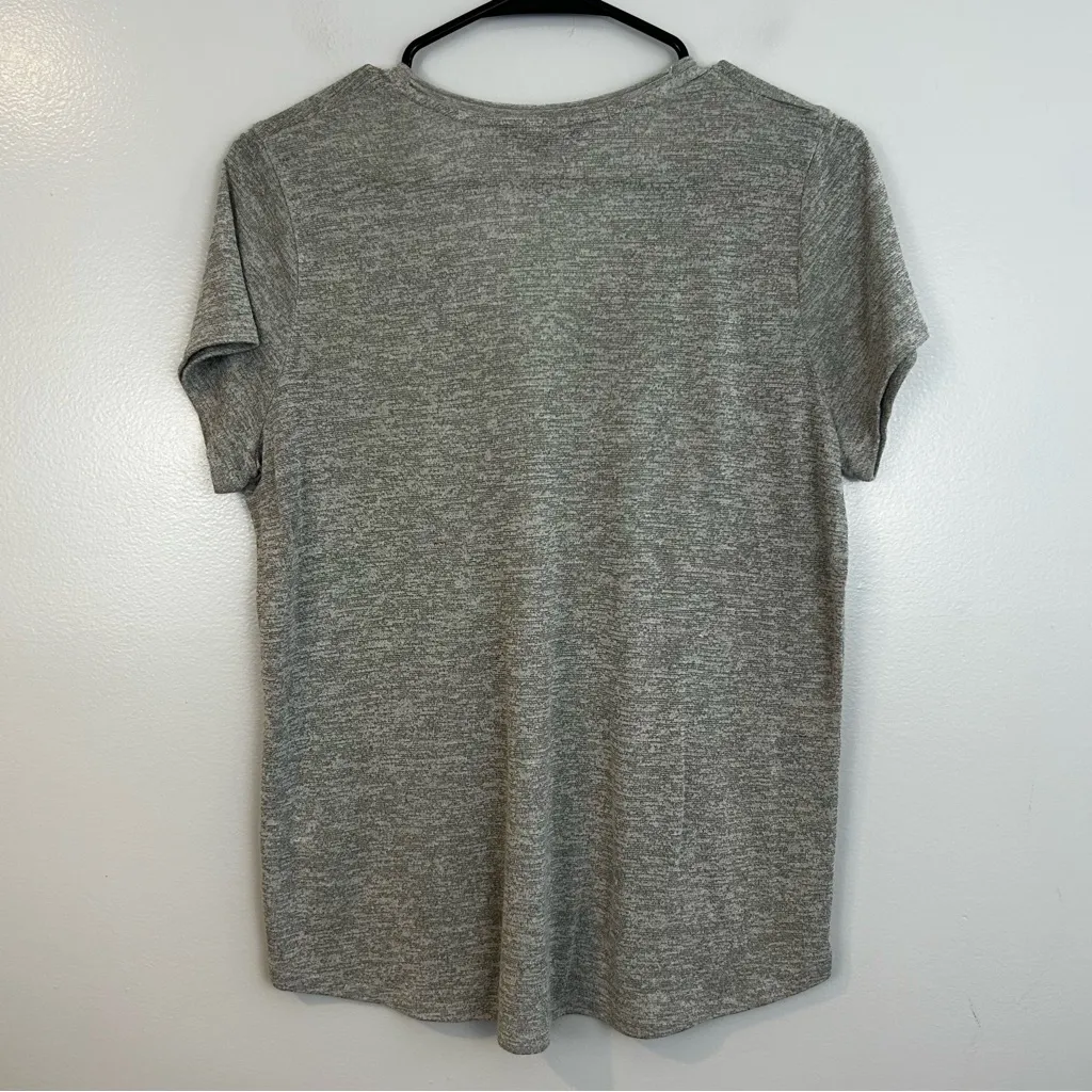 Vince Lot Grey V-Neck Short Sleeve Top & Black Ribbed Tank Top Size Large - Image 8