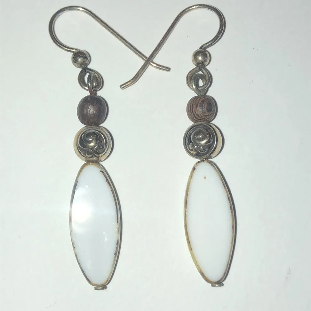 Brighton Silver Tone White Brown Shell Slice Beaded Dangling Pierced Earrings - Image 5