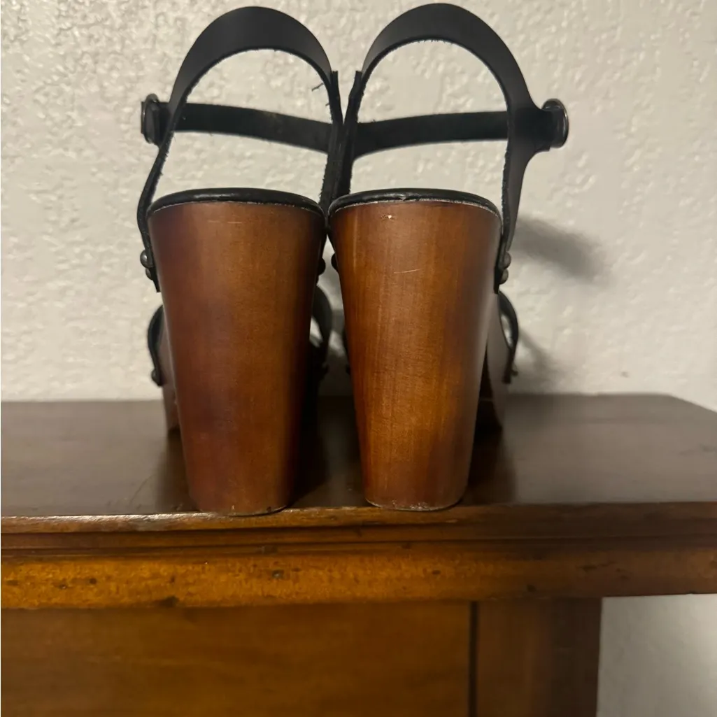 Madden Girl Black and Brown Wooden Platform Sandals - Image 4