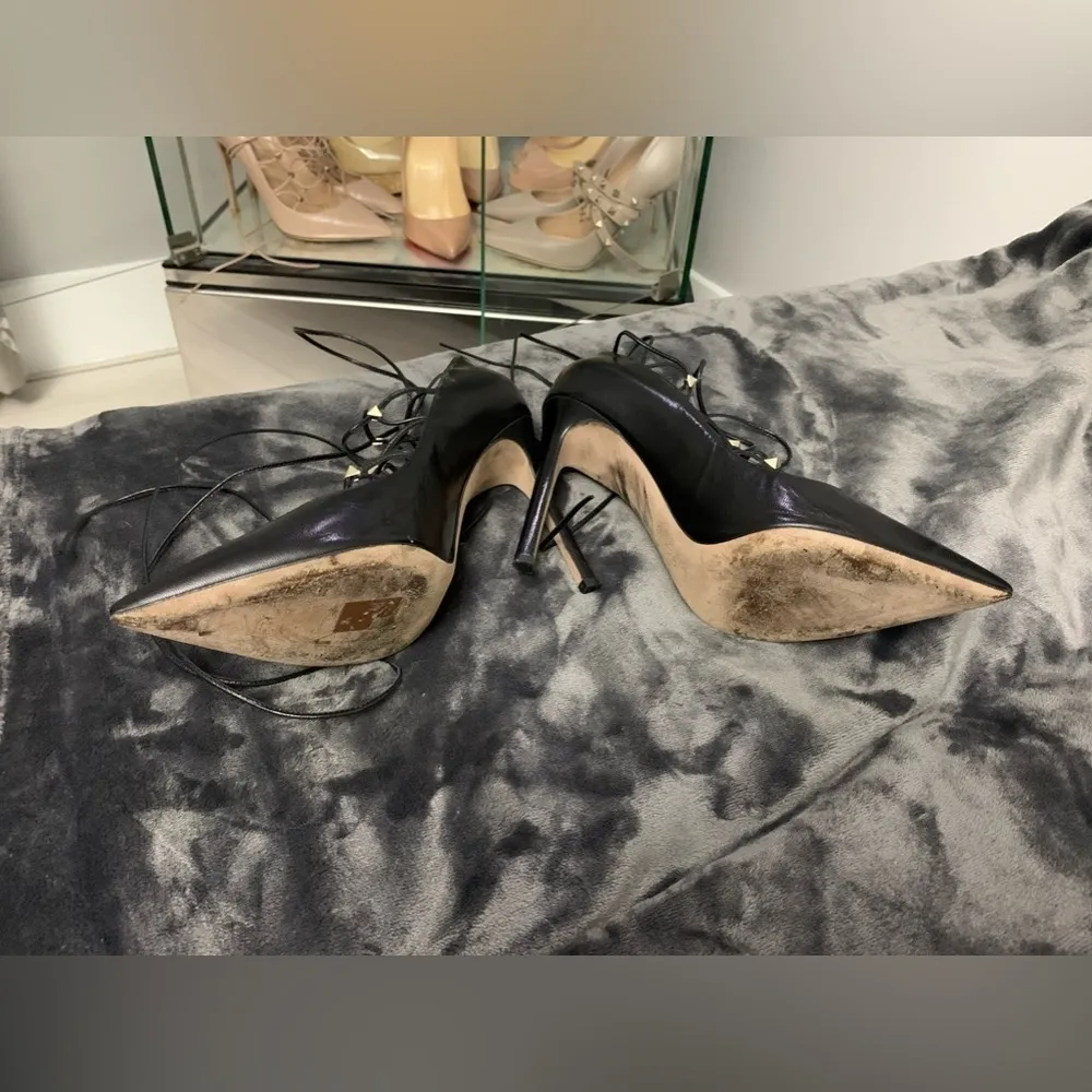 Valentino Garavani EU 39.5 Rockstud Laceup Heels, Black - Image 7