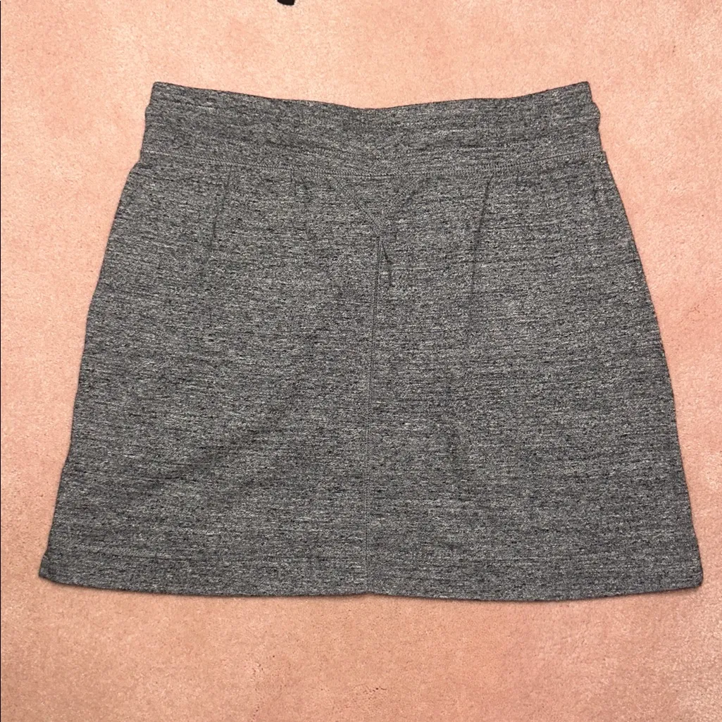 Nike Heather Grey Tennis Style Active Skirt with Pockets - Image 4