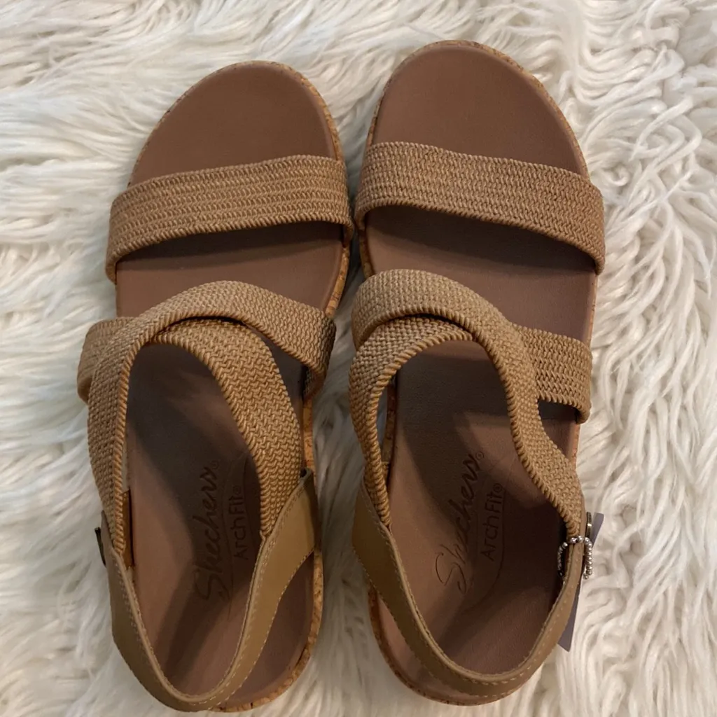 Skechers Arch-fit Women's Tan Wedge Sandals size 10 brand new - Image 11