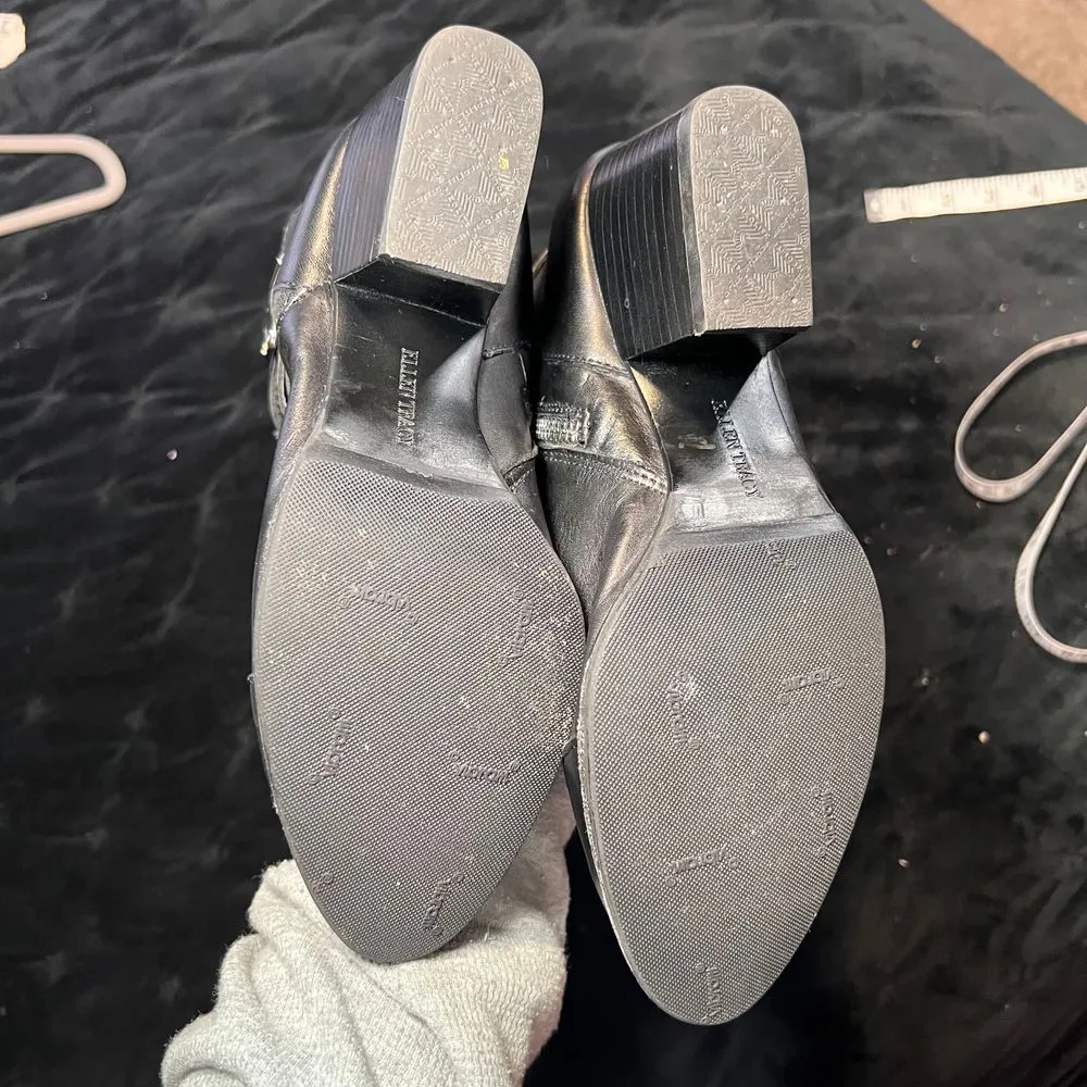 Ellen Tracy Black Leather Riding Boots w/Elastic Panel & Buckle Detail-SZ 7.5 - Image 5