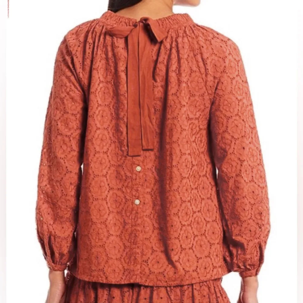 NWOT Roller Rabbit Glyn eyelet embroidered blouse Thanksgiving floral jewel neck - Image 2