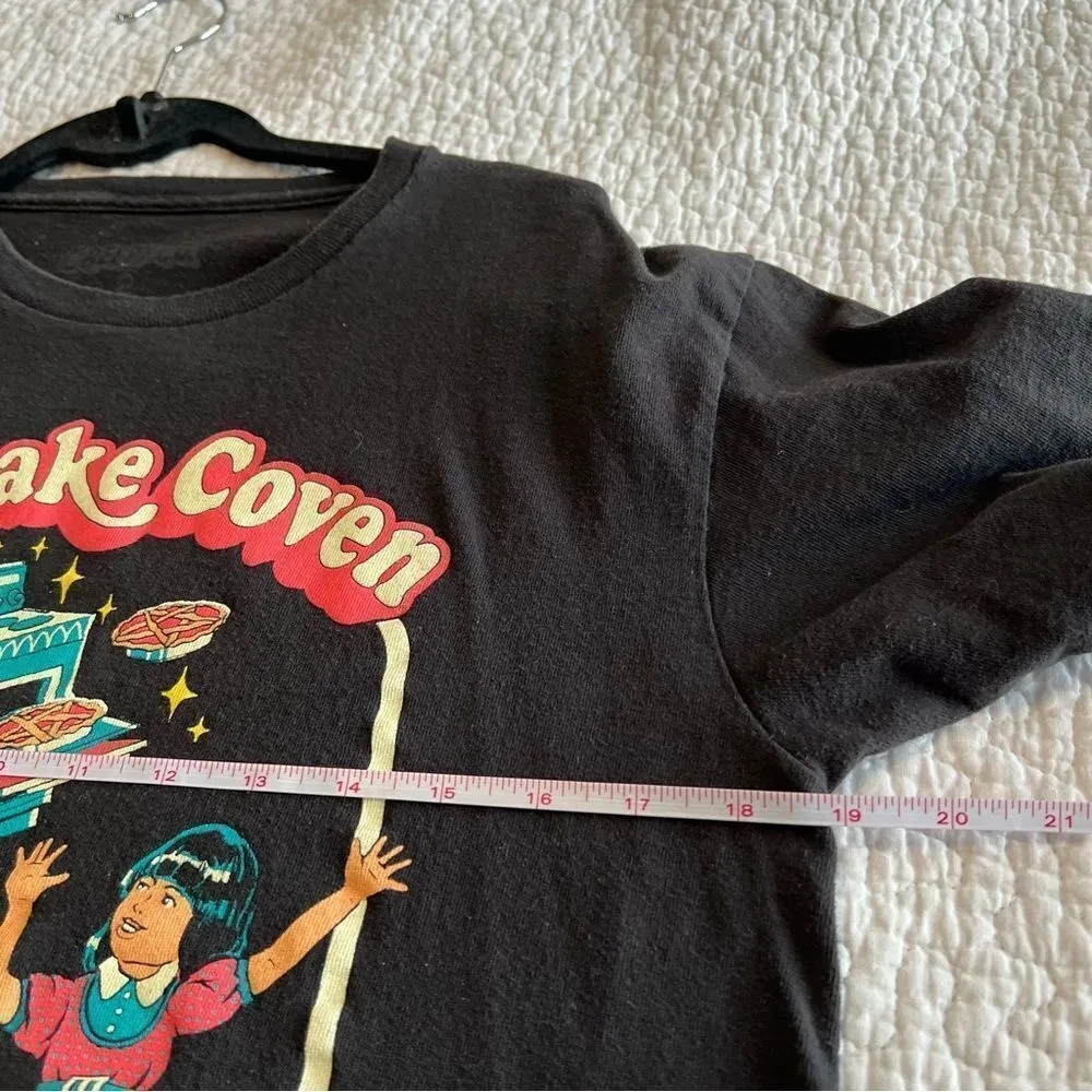 ✨ Creepy Co. Women’s Black Easy Bake Coven Shirt Medium - Image 5