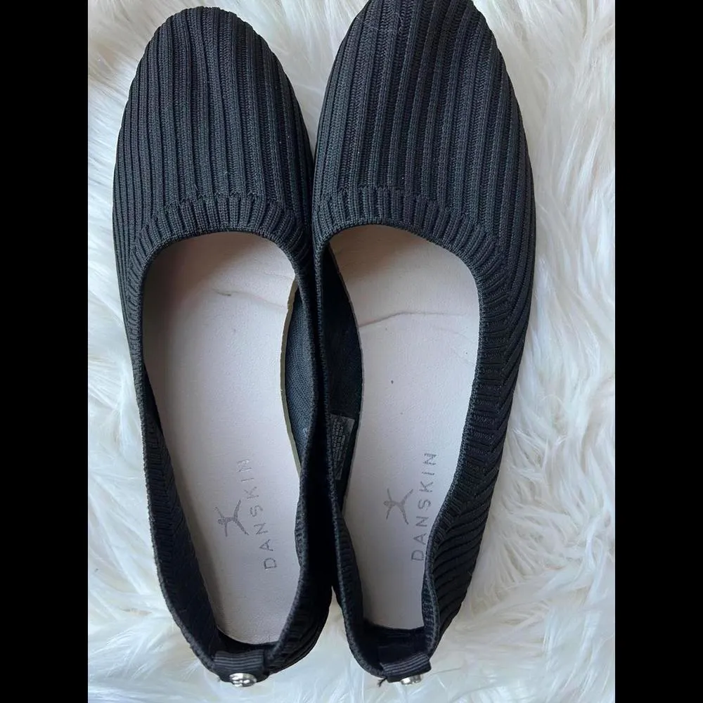 Danskin Comfortable Black Elastic Slip-On Shoes 7.5 - Image 4