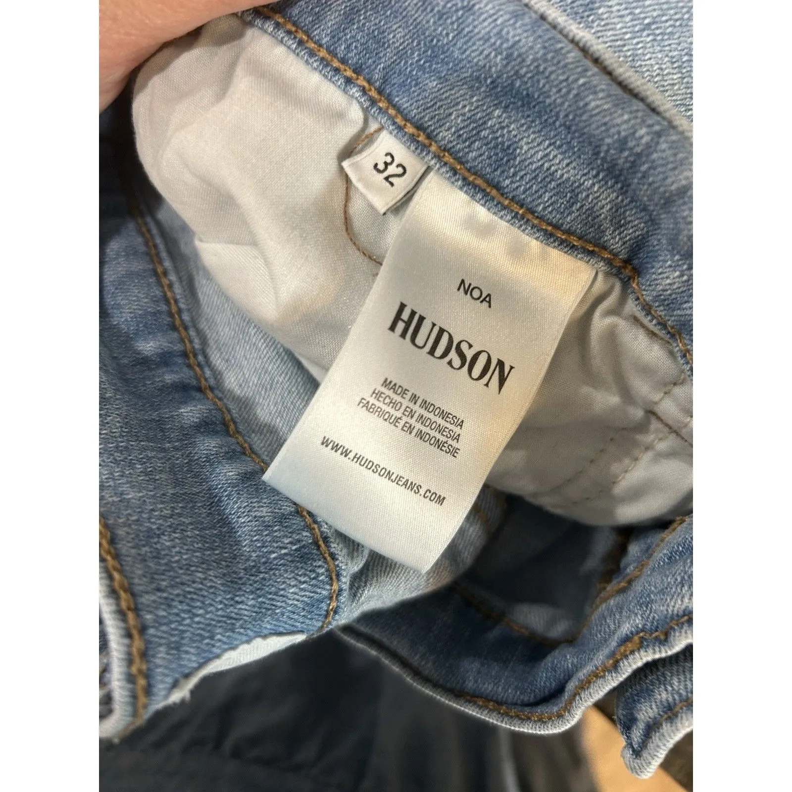 Hudson Noa Wide Leg Jeans Medium Wash Women's size 32 High Rise Stretchy Cropped - Image 3