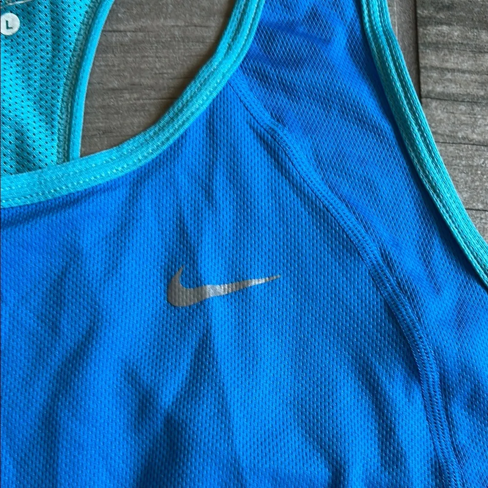 Nike Blue Fitted Racerback Tank Top - Image 3