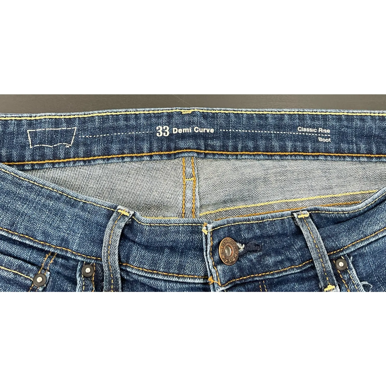 Levi's Womens Jeans Size‎ 33 Classic Rise Boot Pre-Owned (X178) - Image 6