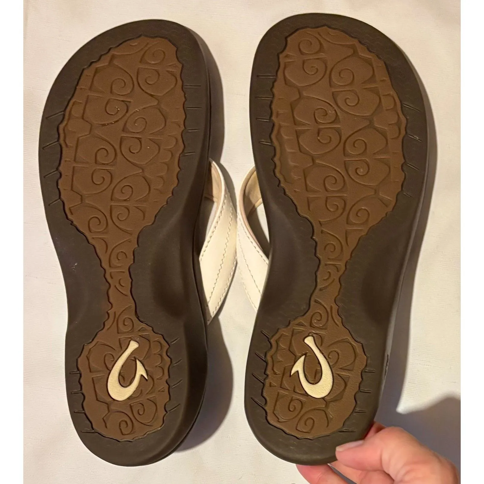 Olukai Ohana Womens Flip Flops Sandals Size 7 Brown Cream Water Resistant - Image 5