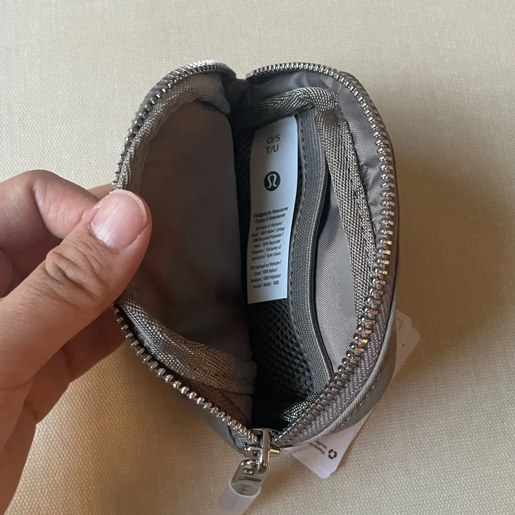Lululemon  Everywhere Belt Bag Nano - Warm Ash Grey - Image 10