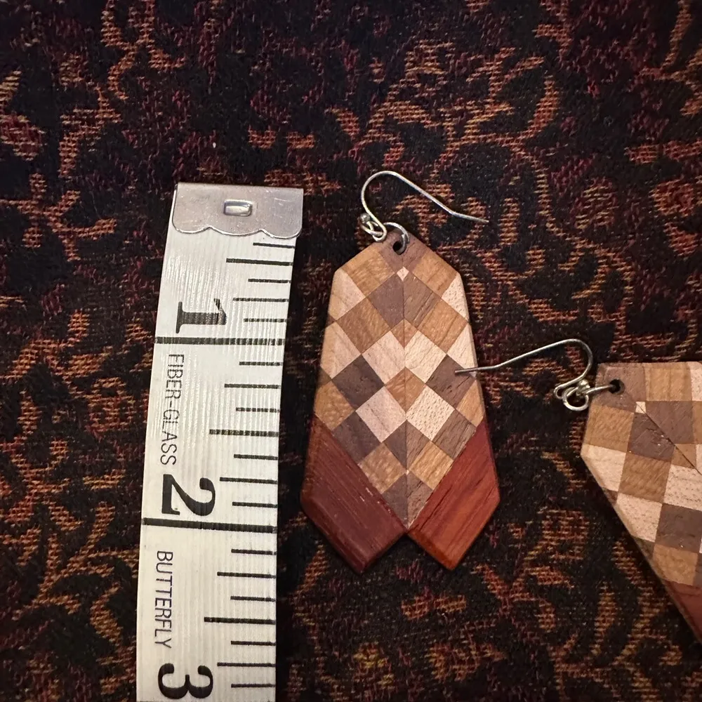 Brown and cream Checkerboard Pattern Wooden Earrings, NWOT - Image 3