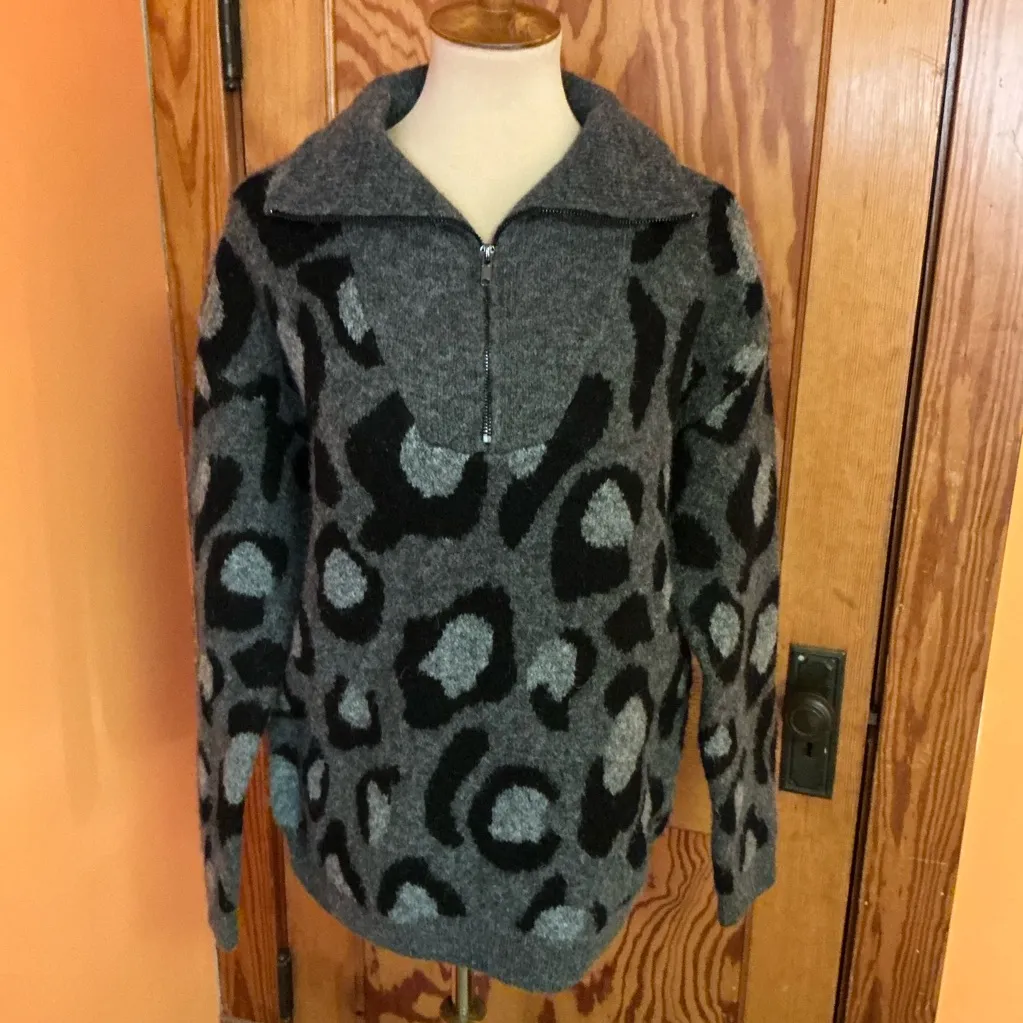 Stitch Fix RD Style leopard Henley style fuzzy sweater - Image 7