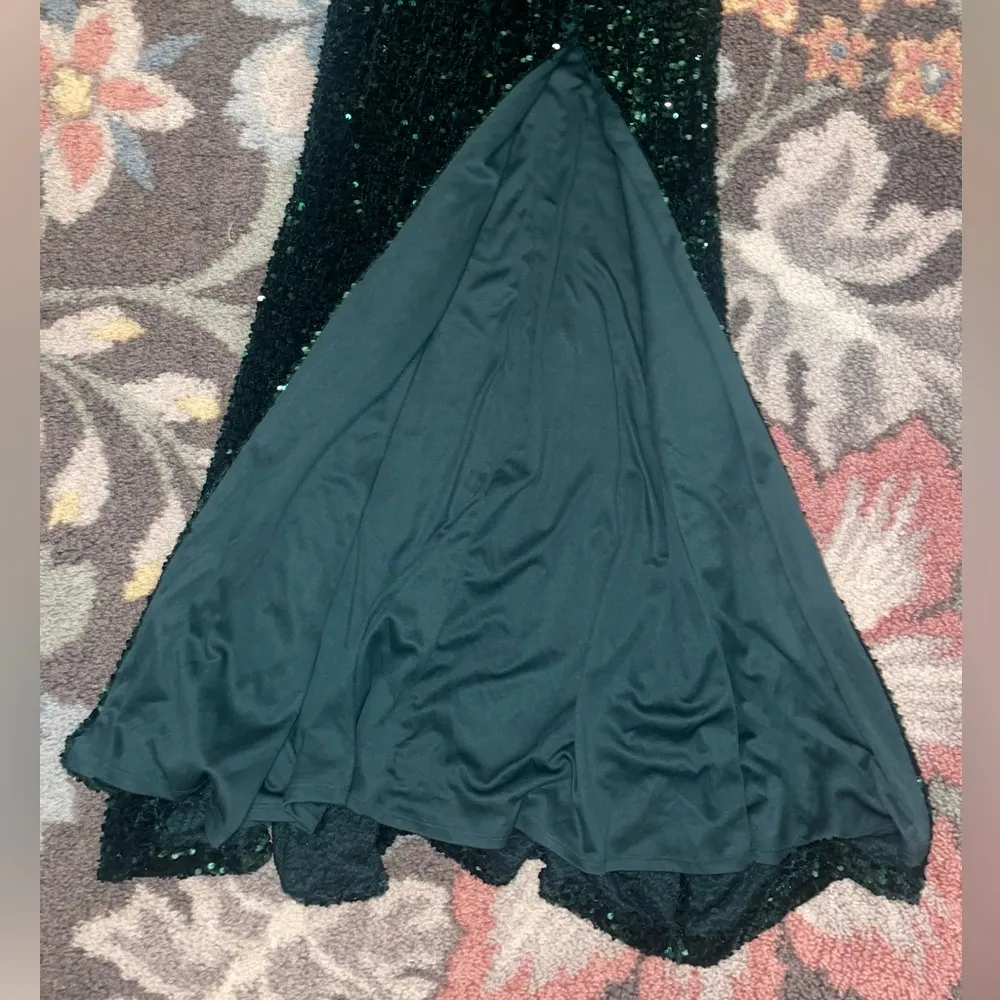 MIDNIGHT DOLL - Dillard’s Sequin One Shoulder Back Detail Long Dress Size 3 - Image 9