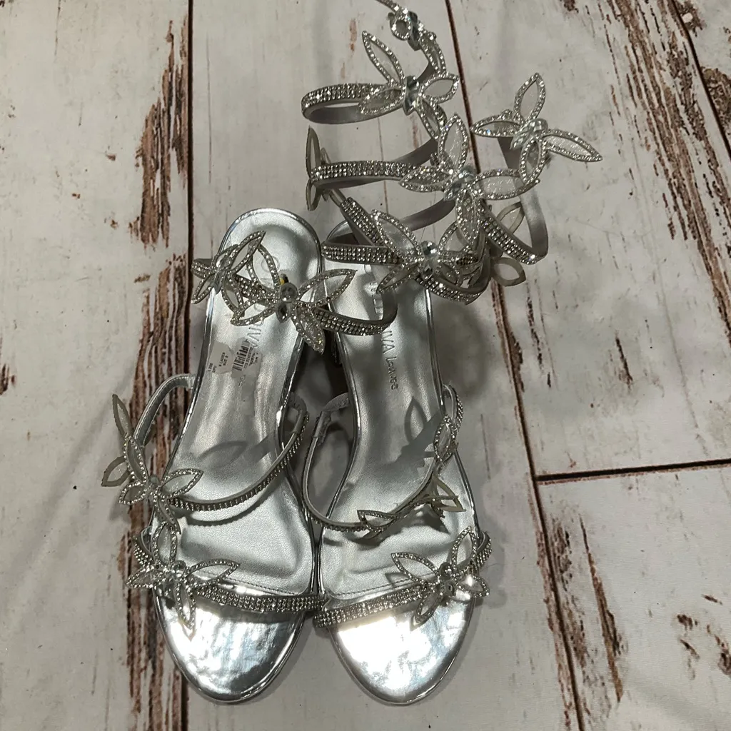 NWOT WILD DIVA BUTTERFLY WRAPPED RHINESTONE SANDALS - Image 9