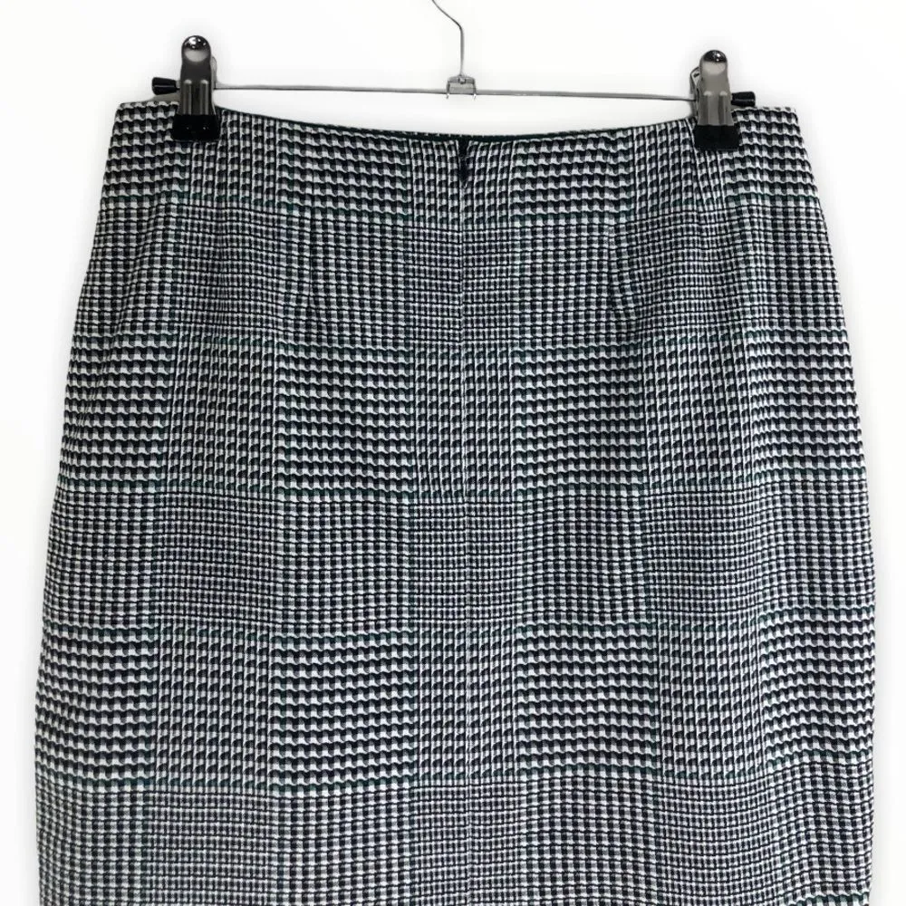 Escada Houndstooth Black White Green Pencil Skirt size 4/34 - Image 4