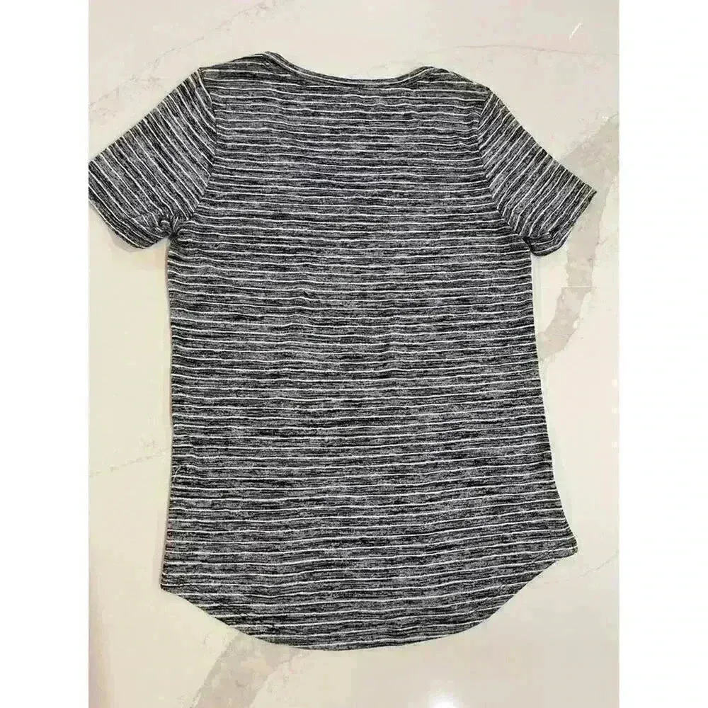 Athleta Women's Small Shirt Gray White Striped Short Sleeve V-Neck Tee - Image 4