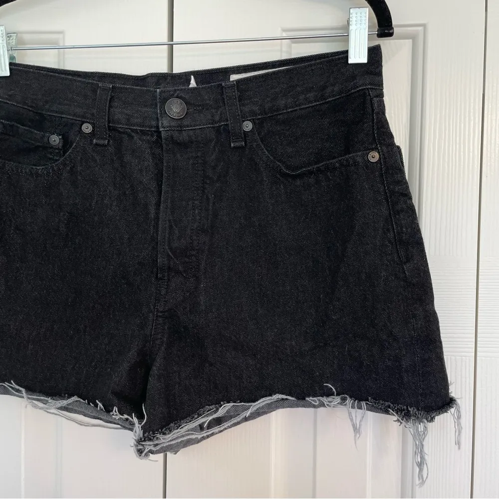 Rag & bone Maya High Rise Black Denim Shorts Button Fly Sz 29 Distressed Raw Hem - Image 5