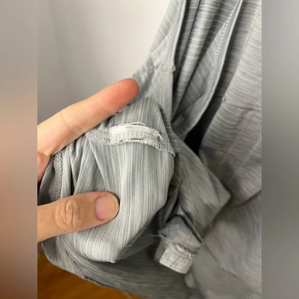 ASICS Gray Striped Reflective Running Tank Size Large - Image 5