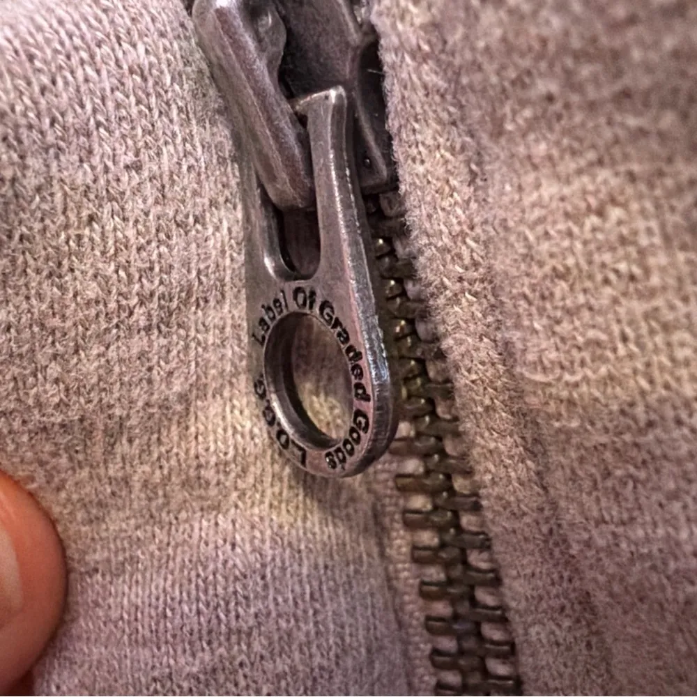 Women's sports/casual jacket with full zipper. - Image 4