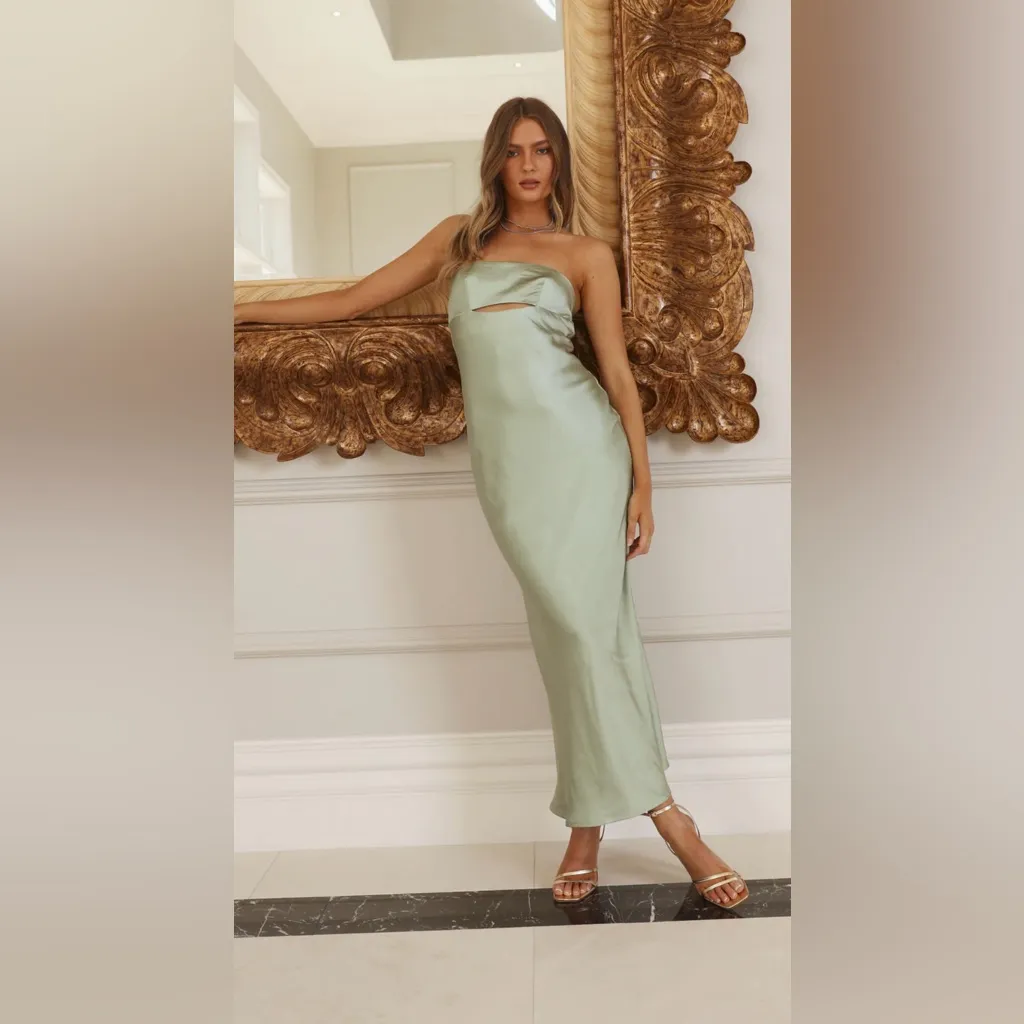 NWT- HELLO MOLLY IMMORTAL STYLE MAXI DRESS IN GREEN - Image 3