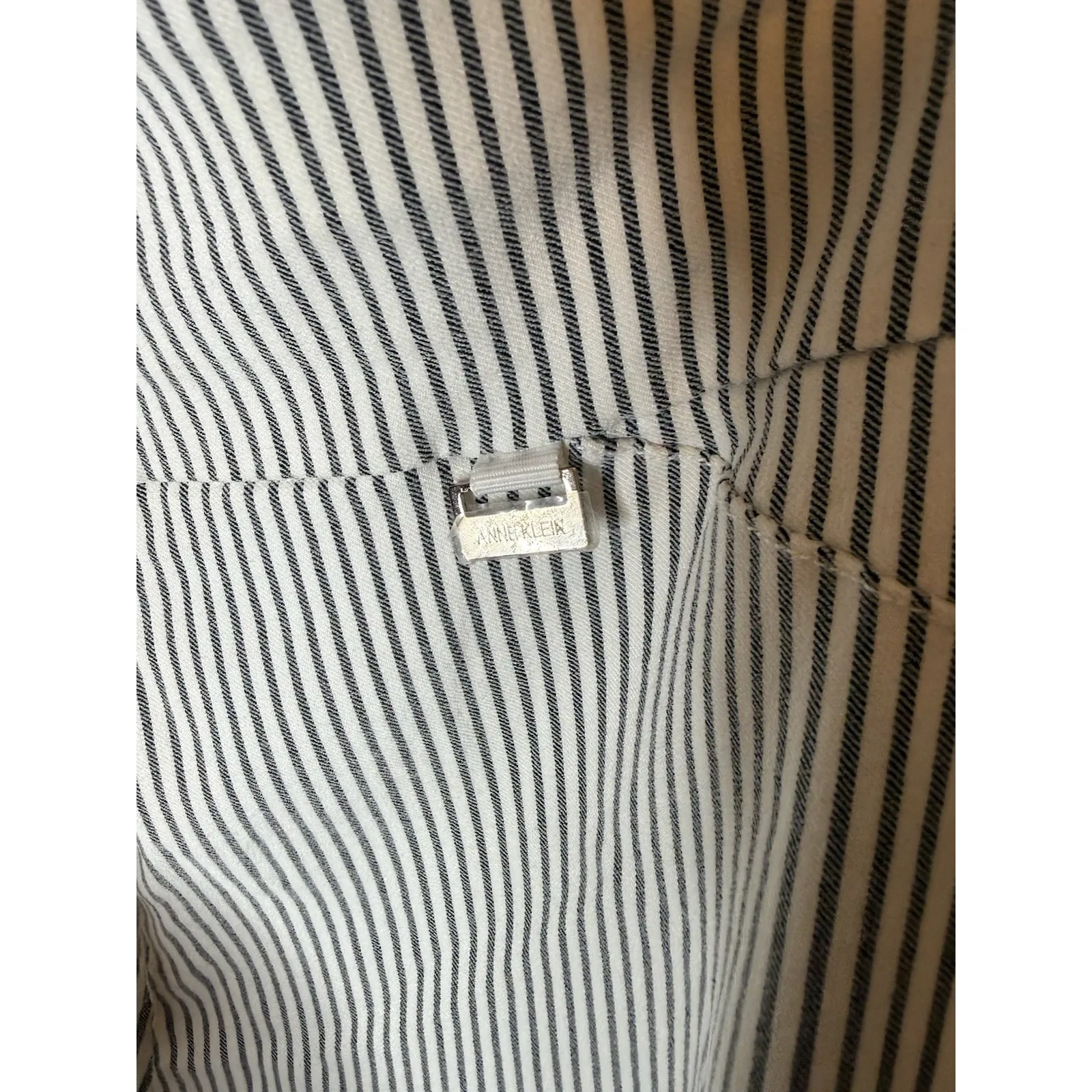 Ann Klein Women's Pinstripe Stretch Dress Pants XL Gray And White - Image 8