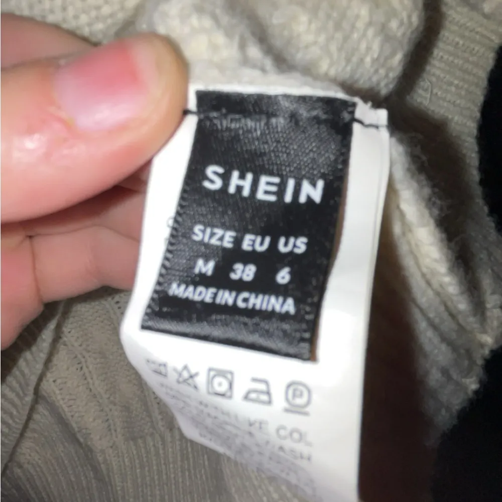 SheIn cream and black sweater vest - Image 2