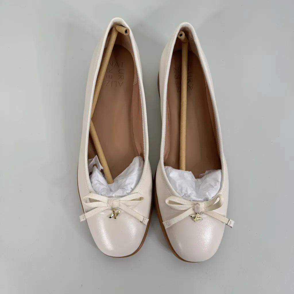 Naturalizer Essential White Lea Flats Size 7 W - Image 5
