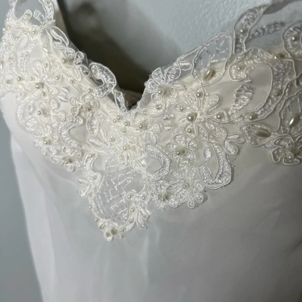 Linea Donatella white lingerie nightie molded cups underwire wedding size medium - Image 4