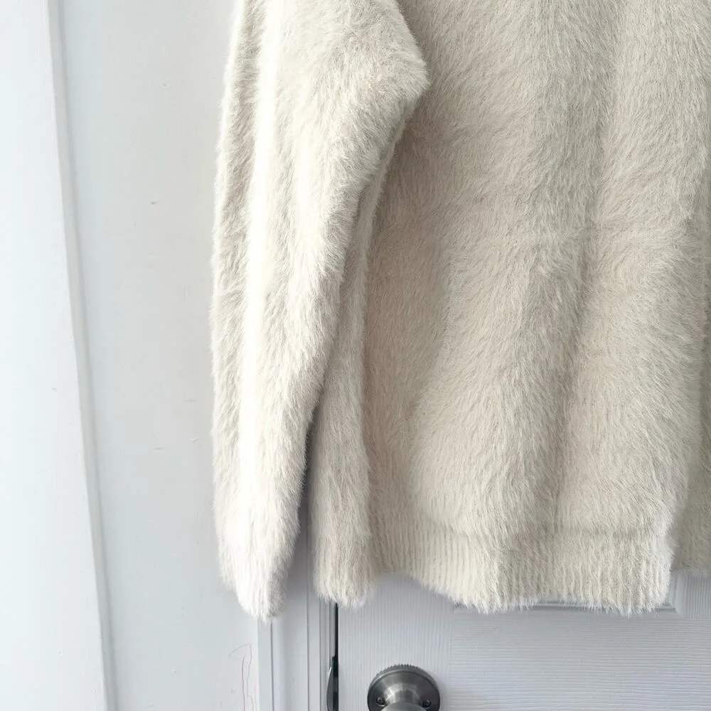 Mersea Iced Latte Cream Chalet Mockneck Fuzzy Knit Kangaroo Pocket Sweater S/M Size undefined - Image 4