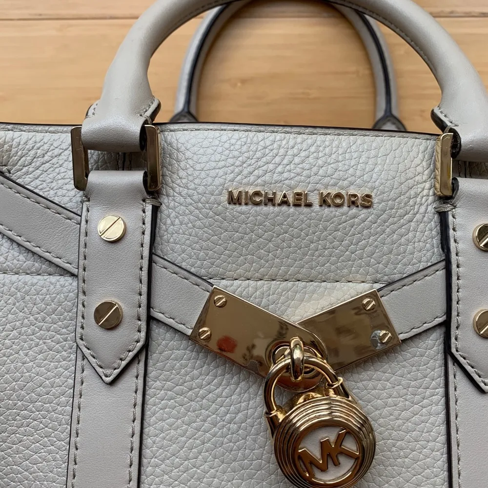 Micheal kors purse - Image 4