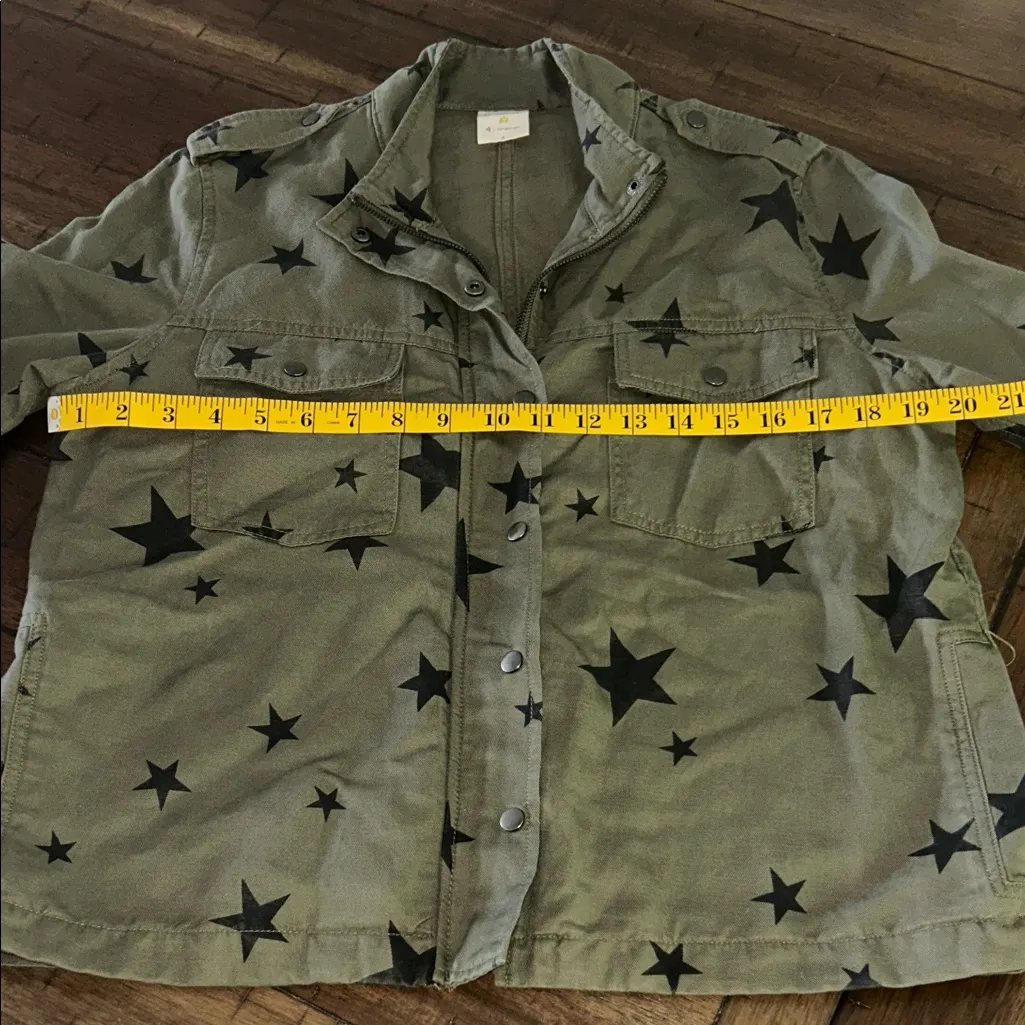 By Together Olive Star Print Jacket Size S GUC - Image 4