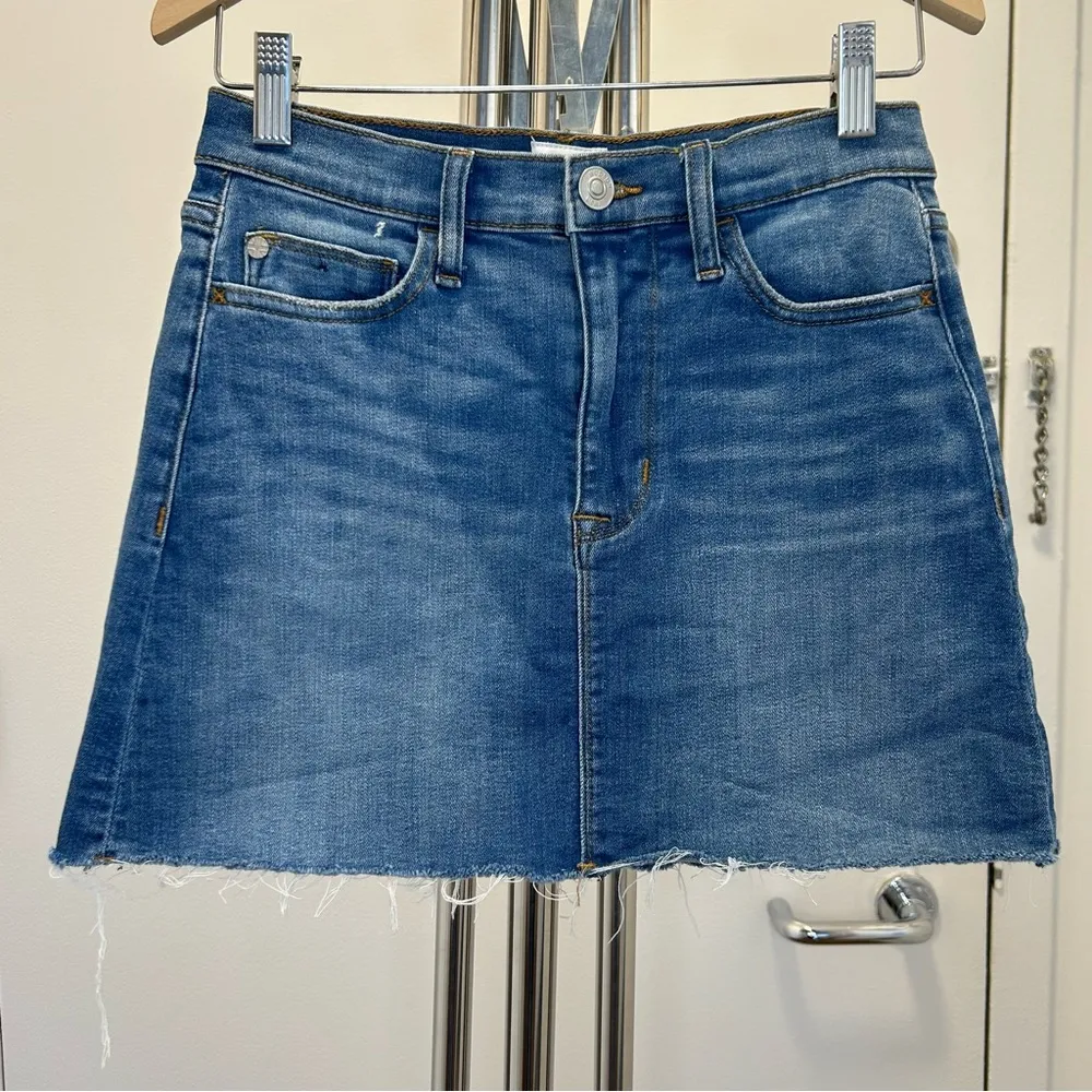 Hudson Jeans Vivid Denim Mini Skirt in Vivid Sky with Raw Hem - Size 24 - Image 3