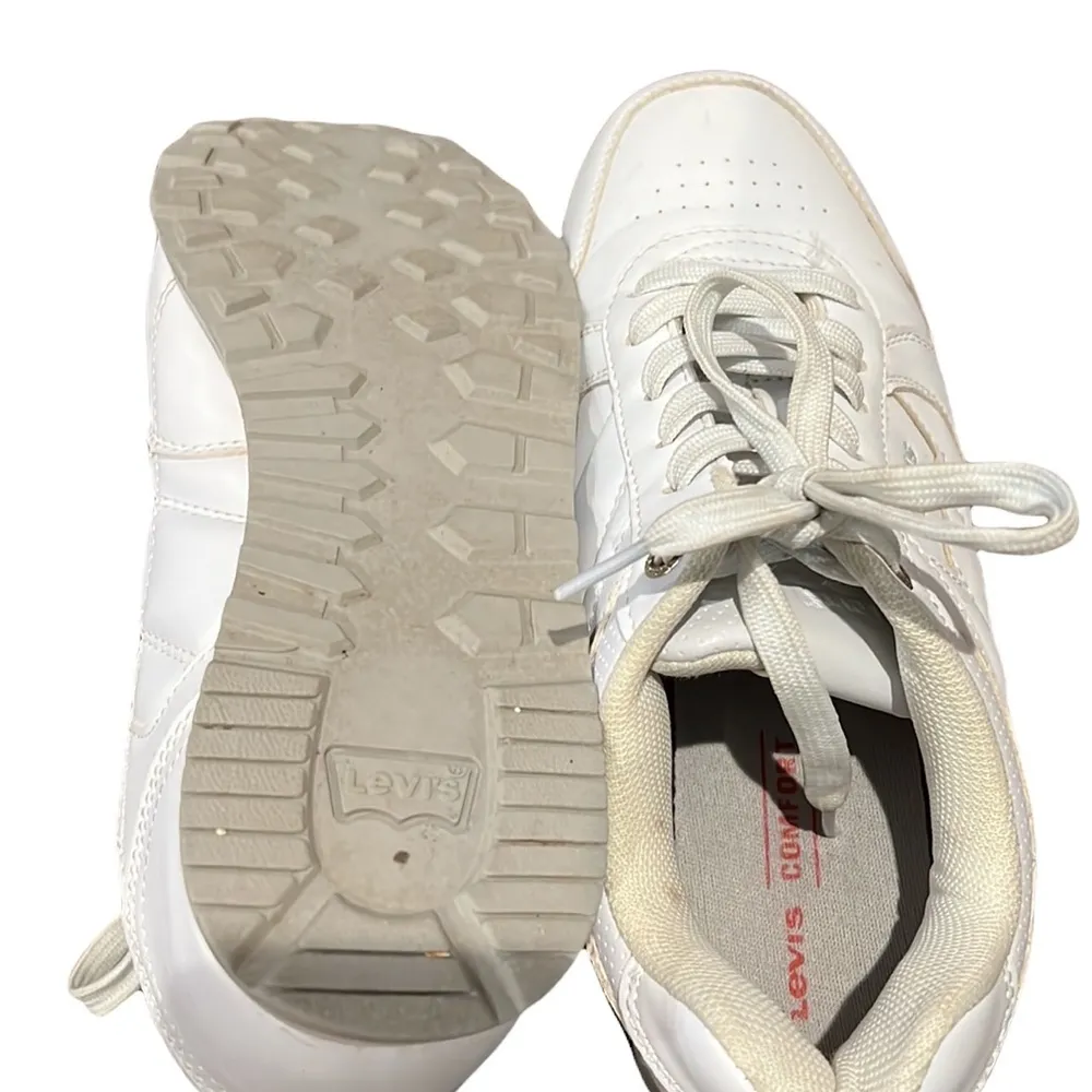 LEVI’S WHITE SNEAKERS size size 8 - Image 3