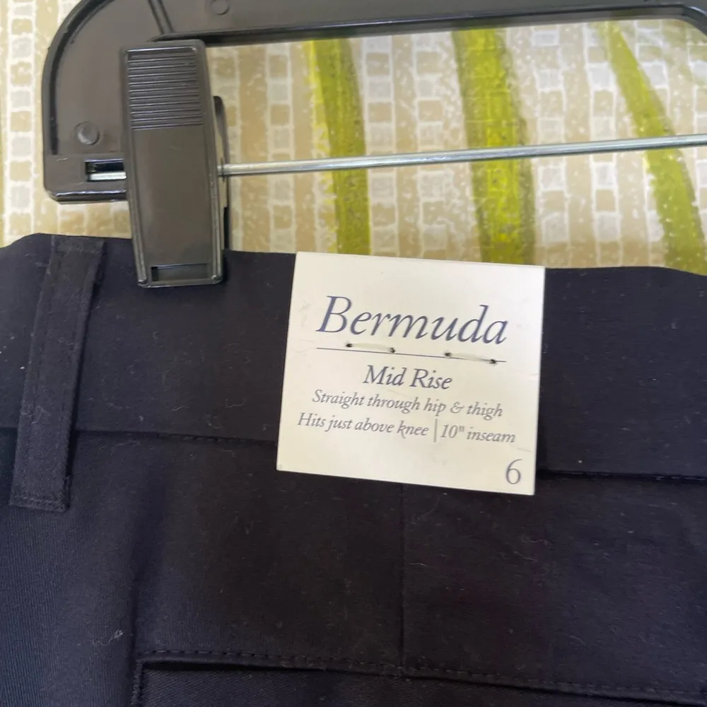 Croft & Barrow NWT Bermuda Mid-Rise Shorts Black Size 6 - Image 5