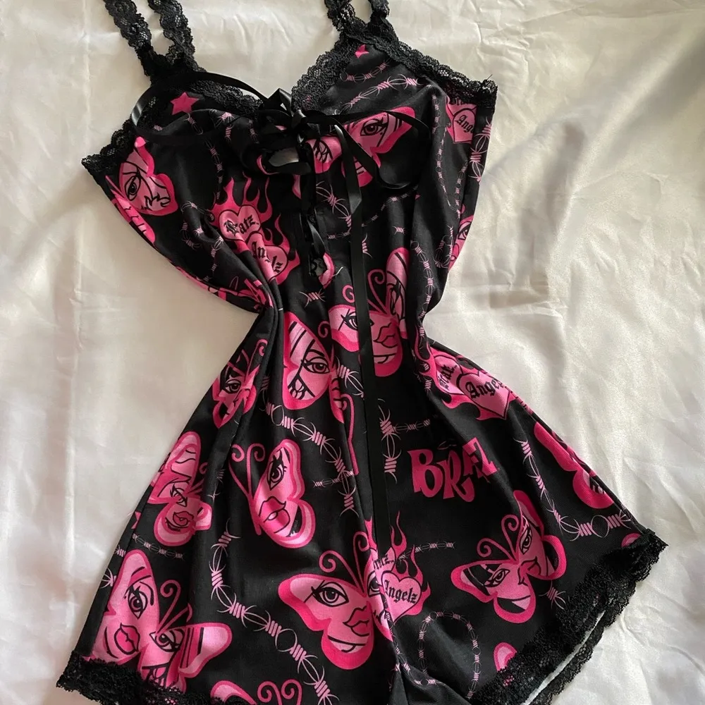 Dolls Kill X Bratz Collab Black & Pink Romper Sz Small Y2K Style Girly Flirty - Image 2
